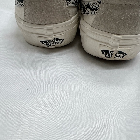 Vans Authentic Sneaker, Men’s Size 4, Women’s 5.5 Off White - Picture 9 of 14